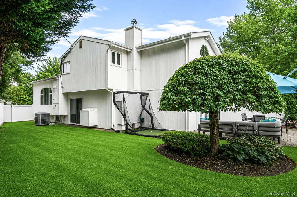2 Sagamore Way N Jericho NY 11753