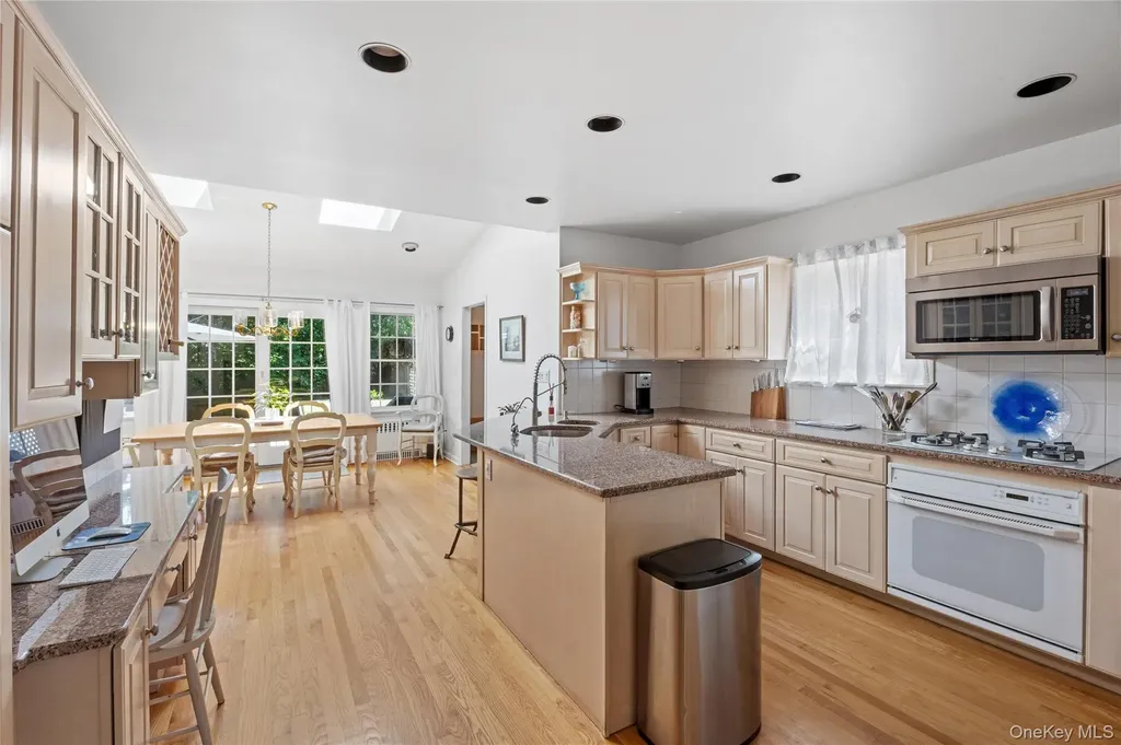 75 Bulson Road Rockville Centre NY 11570