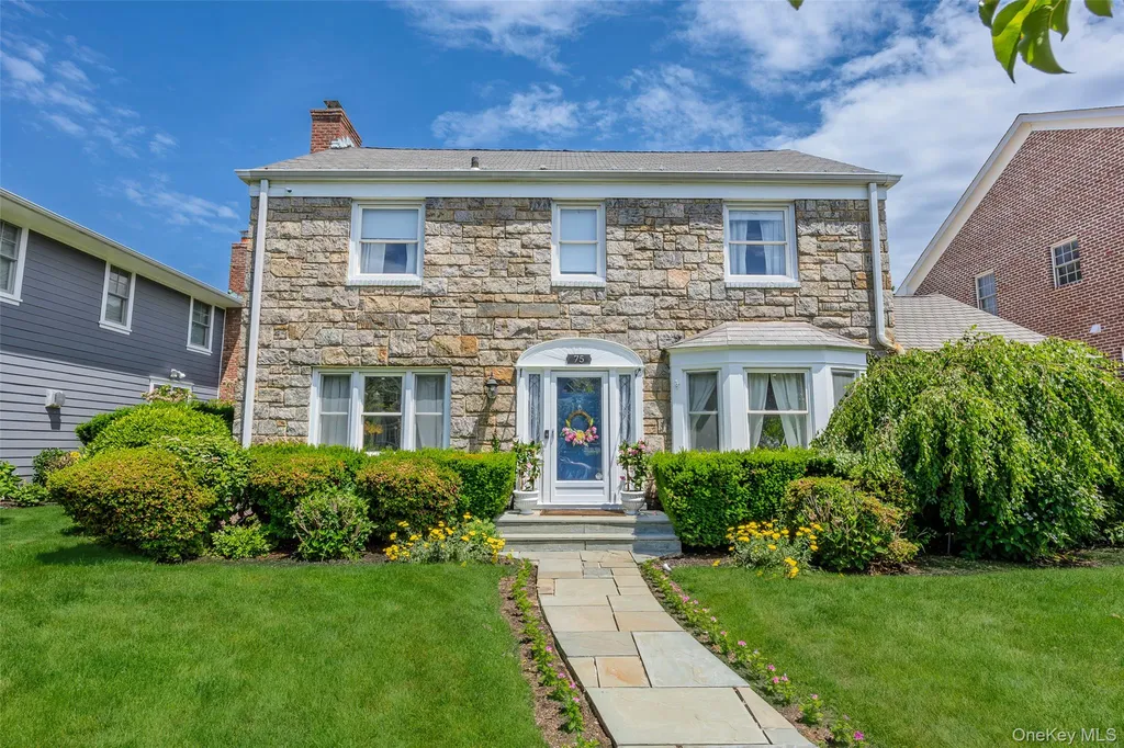 75 Bulson Road Rockville Centre NY 11570