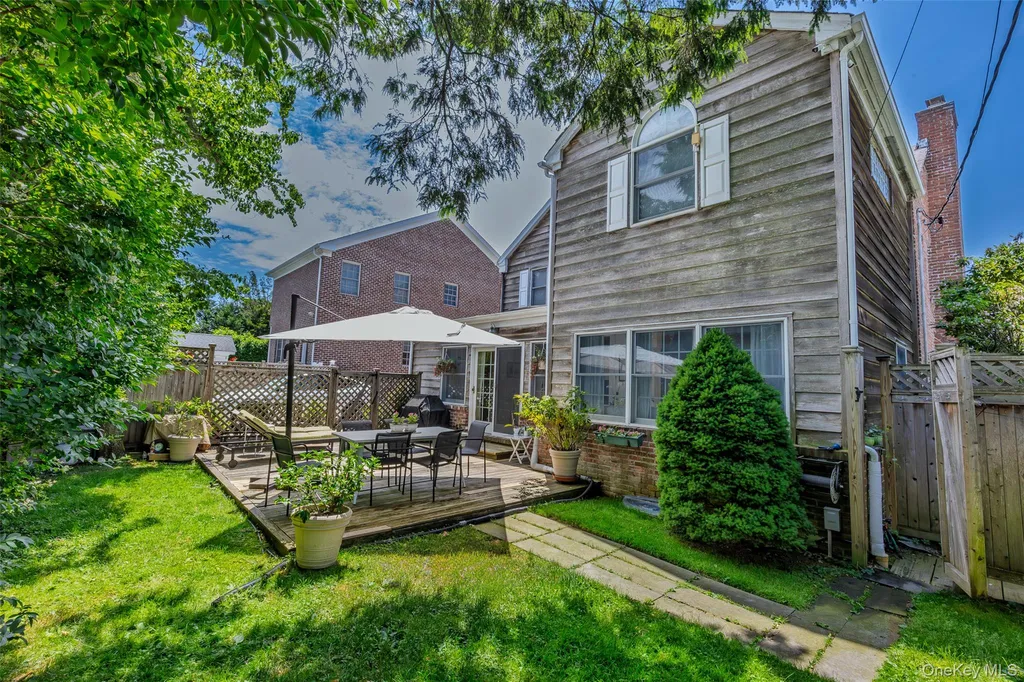 75 Bulson Road Rockville Centre NY 11570