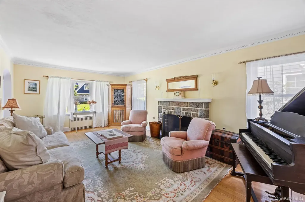 75 Bulson Road Rockville Centre NY 11570