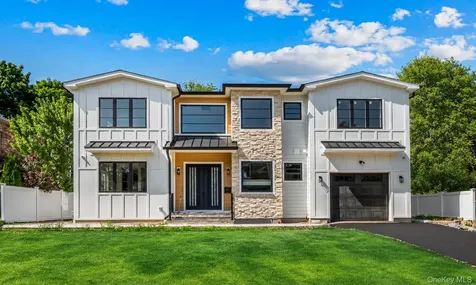 97 North Court Roslyn Heights NY 11577