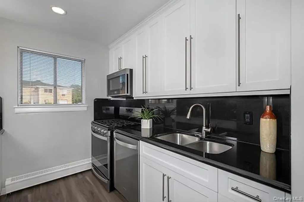 21 Brentwood Road Bay Shore NY 11706