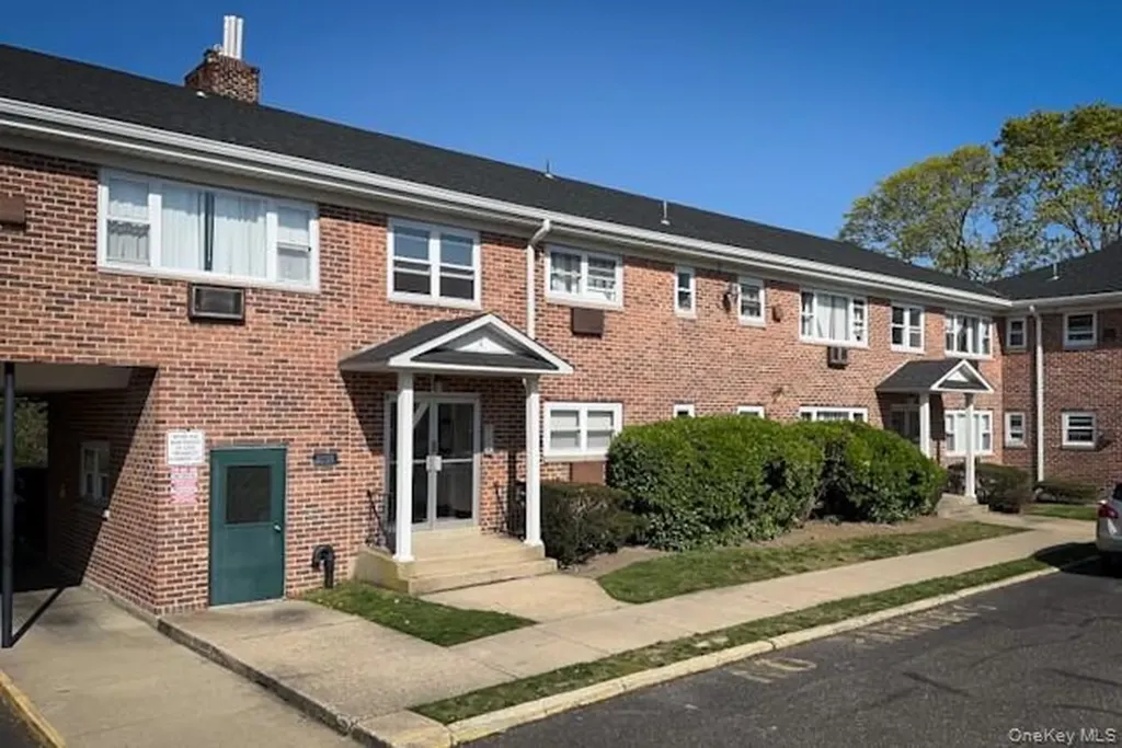 92 South Clinton Avenue Bay Shore NY 11706