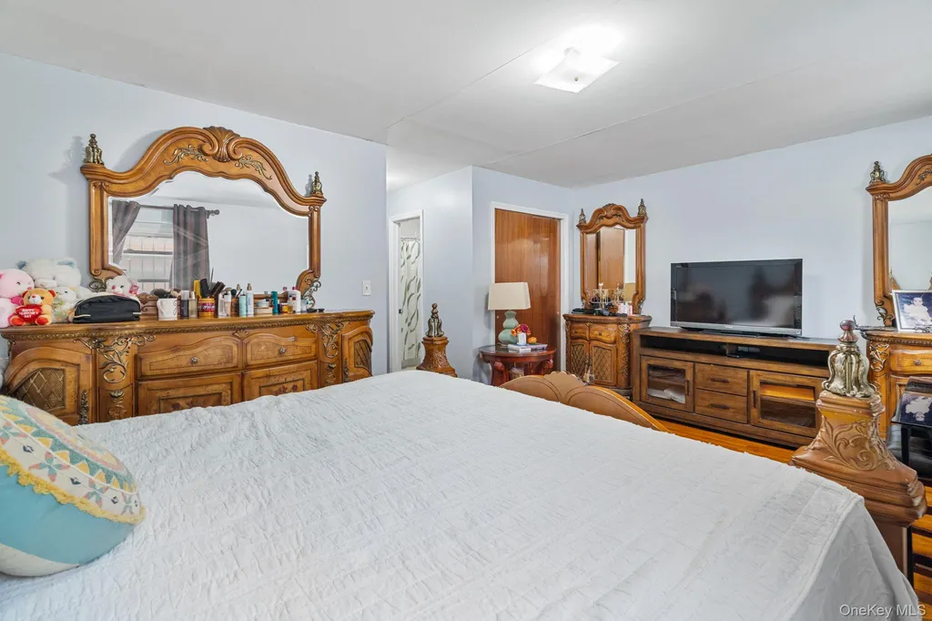 874 Pine Street Brooklyn NY 11208