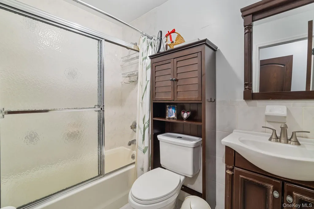874 Pine Street Brooklyn NY 11208