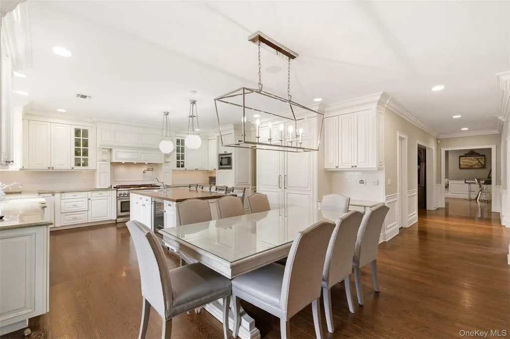 9 May Hill Lane Dix Hills NY 11746