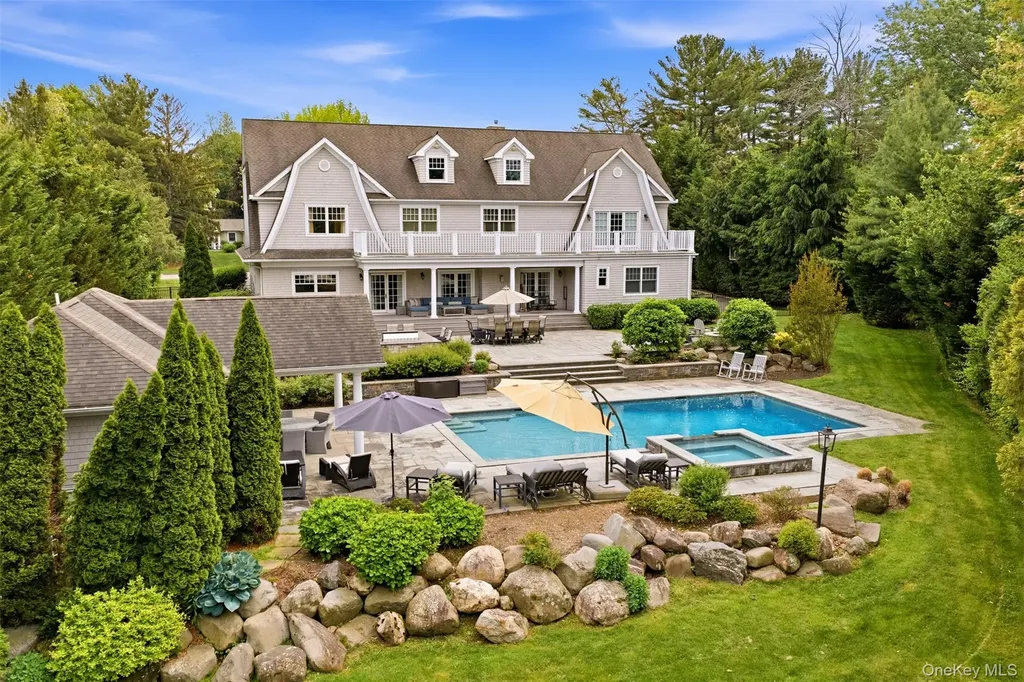 9 May Hill Lane Dix Hills NY 11746