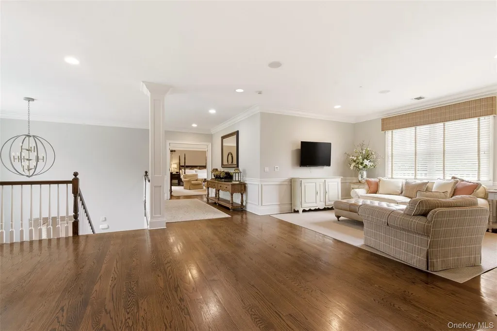 9 May Hill Lane Dix Hills NY 11746