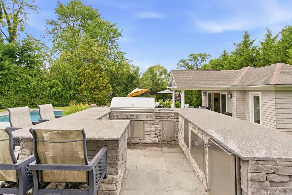 9 May Hill Lane Dix Hills NY 11746