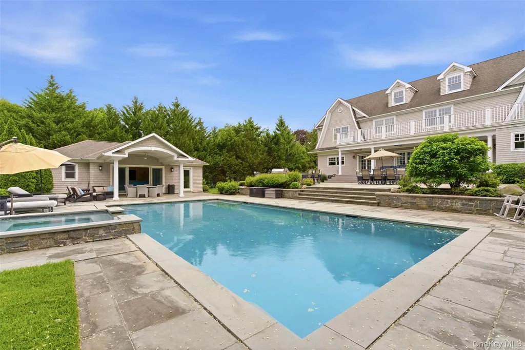 9 May Hill Lane Dix Hills NY 11746