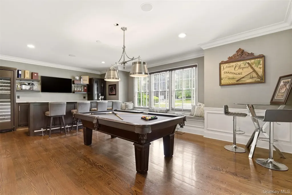 9 May Hill Lane Dix Hills NY 11746