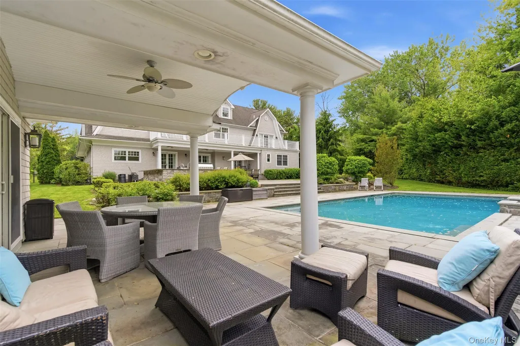 9 May Hill Lane Dix Hills NY 11746