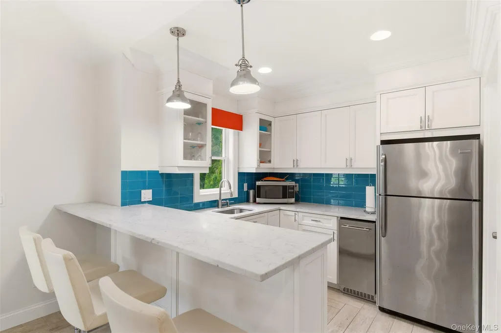 9 May Hill Lane Dix Hills NY 11746