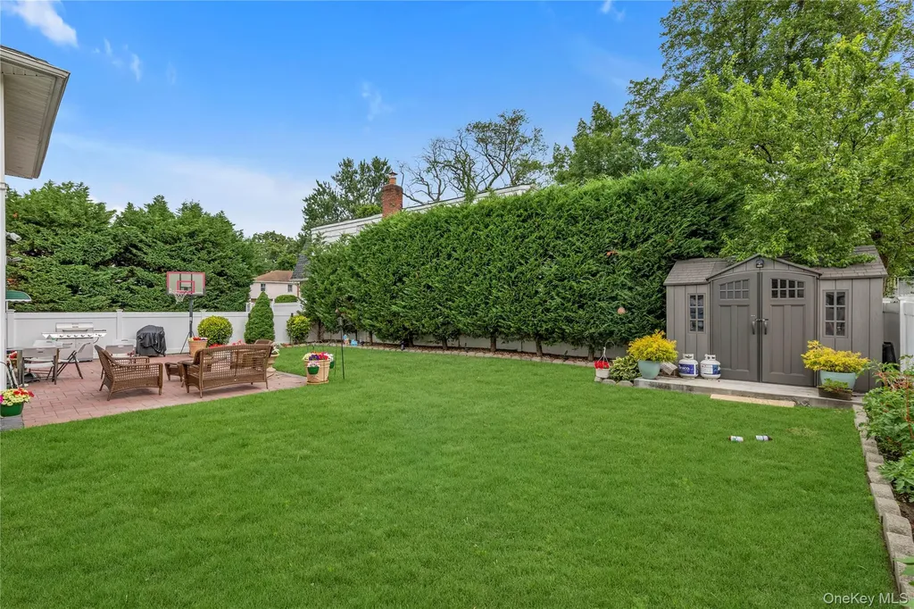 928 N Fletcher Avenue Valley Stream NY 11580