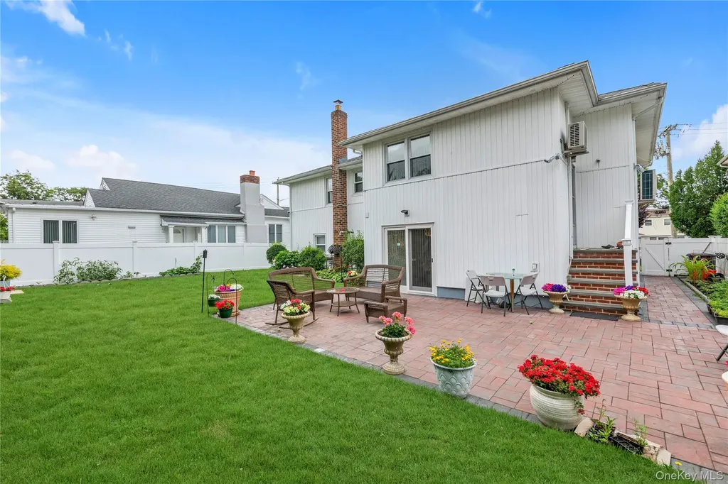 928 N Fletcher Avenue Valley Stream NY 11580