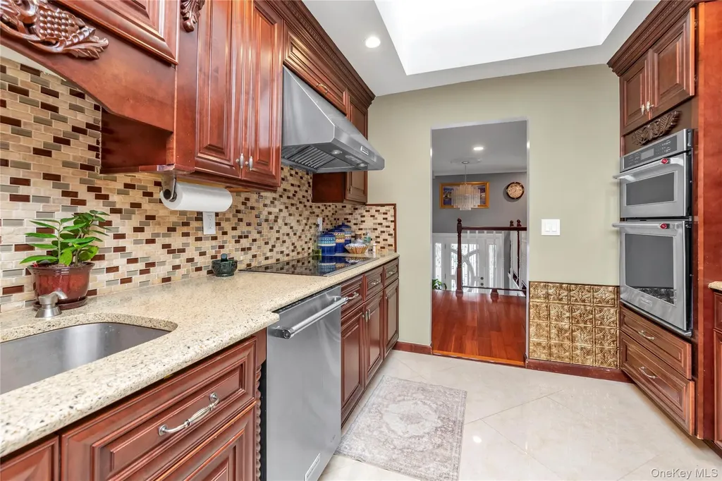 928 N Fletcher Avenue Valley Stream NY 11580