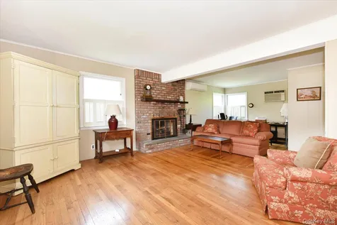 344 New York Avenue Massapequa Park NY 11762