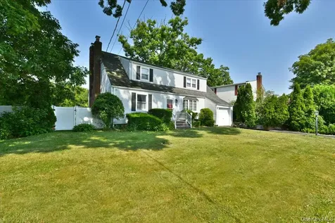 344 New York Avenue Massapequa Park NY 11762