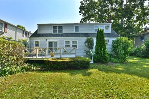 344 New York Avenue Massapequa Park NY 11762
