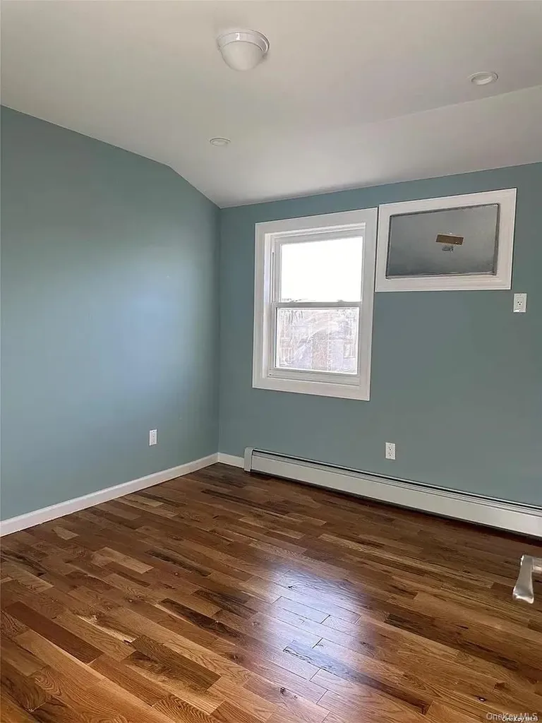10211 164th Avenue Howard Beach NY 11414