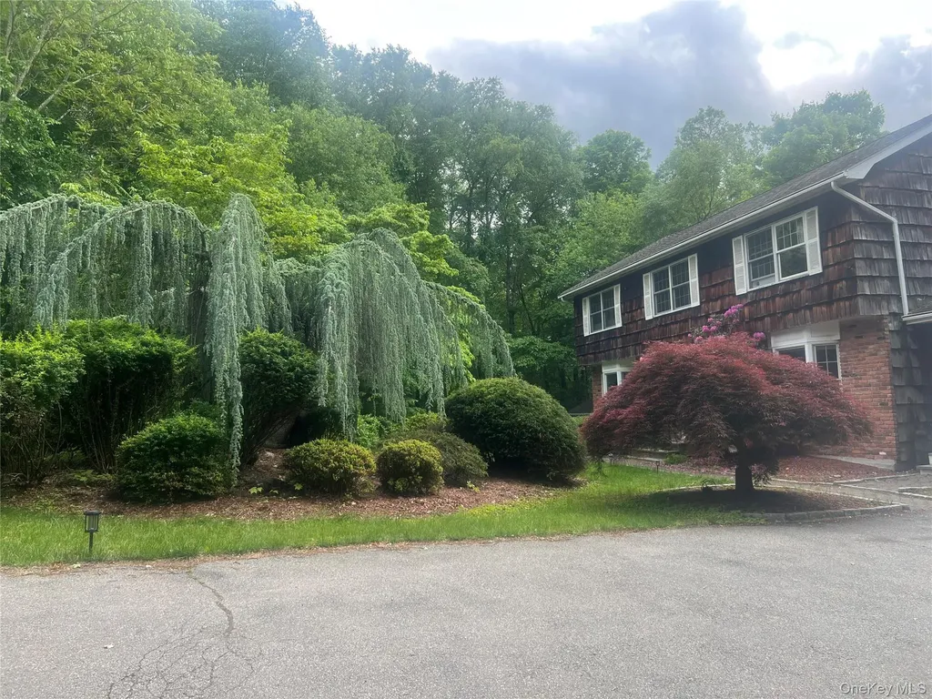 17 Birch Hill Putnam Valley NY 10579