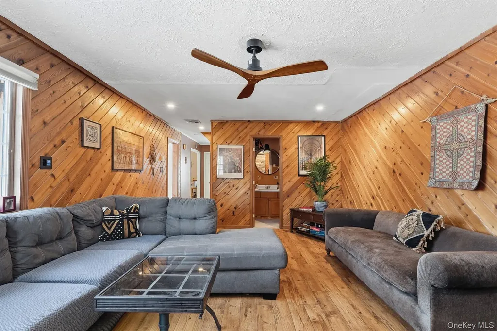 17 Birch Hill Putnam Valley NY 10579