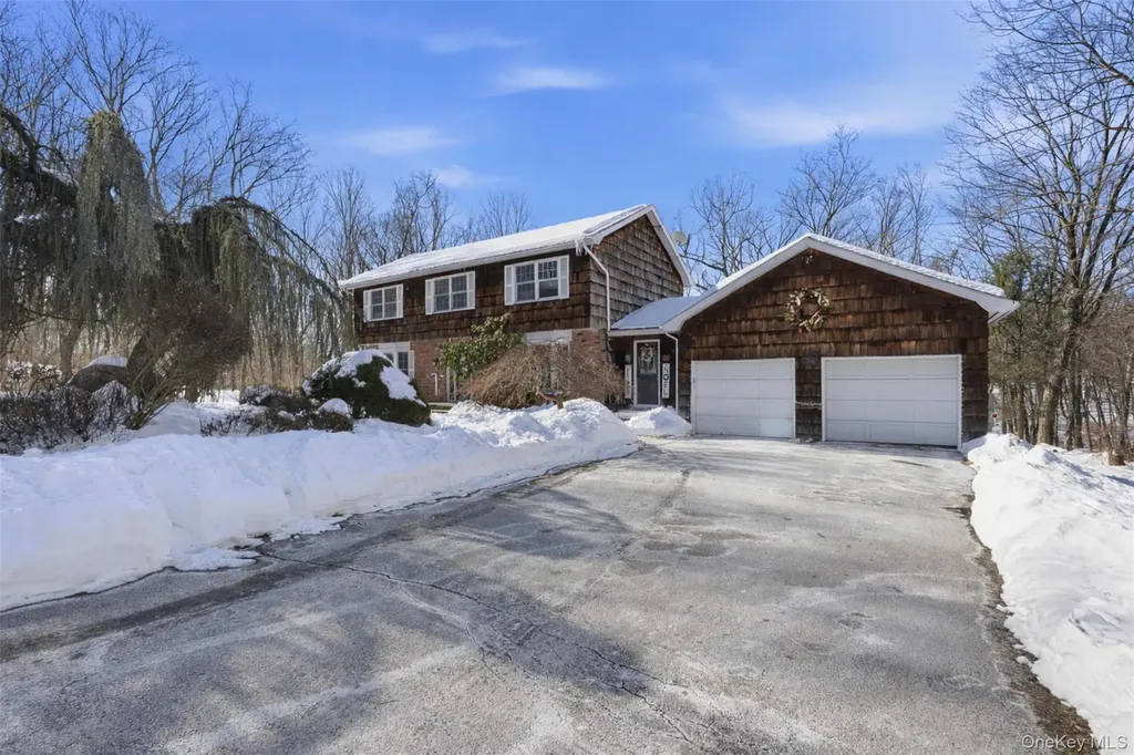17 Birch Hill Putnam Valley NY 10579
