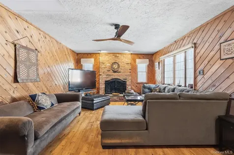 17 Birch Hill Putnam Valley NY 10579
