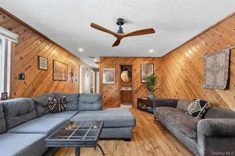 17 Birch Hill Putnam Valley NY 10579