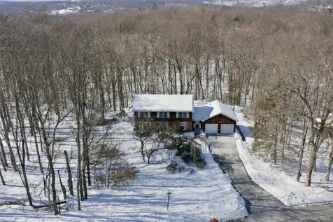 17 Birch Hill Putnam Valley NY 10579