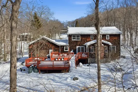 17 Birch Hill Putnam Valley NY 10579