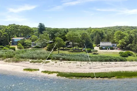 21 Breeze Hill Road East Hampton NY 11937