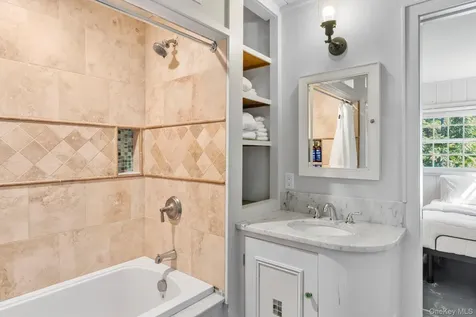 21 Breeze Hill Road East Hampton NY 11937