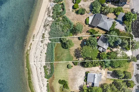 21 Breeze Hill Road East Hampton NY 11937
