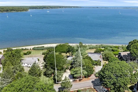 21 Breeze Hill Road East Hampton NY 11937
