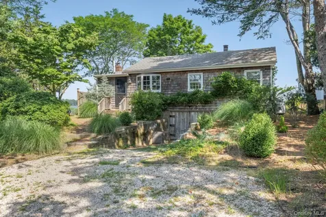 21 Breeze Hill Road East Hampton NY 11937