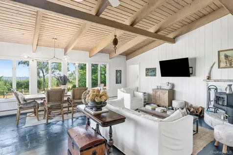 21 Breeze Hill Road East Hampton NY 11937