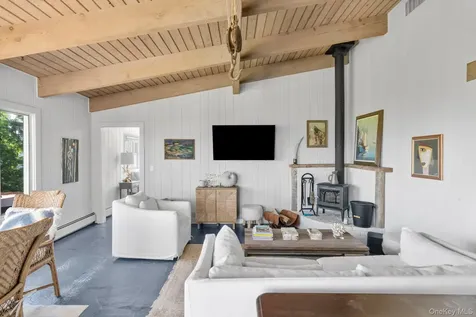 21 Breeze Hill Road East Hampton NY 11937