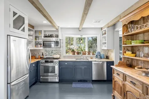 21 Breeze Hill Road East Hampton NY 11937