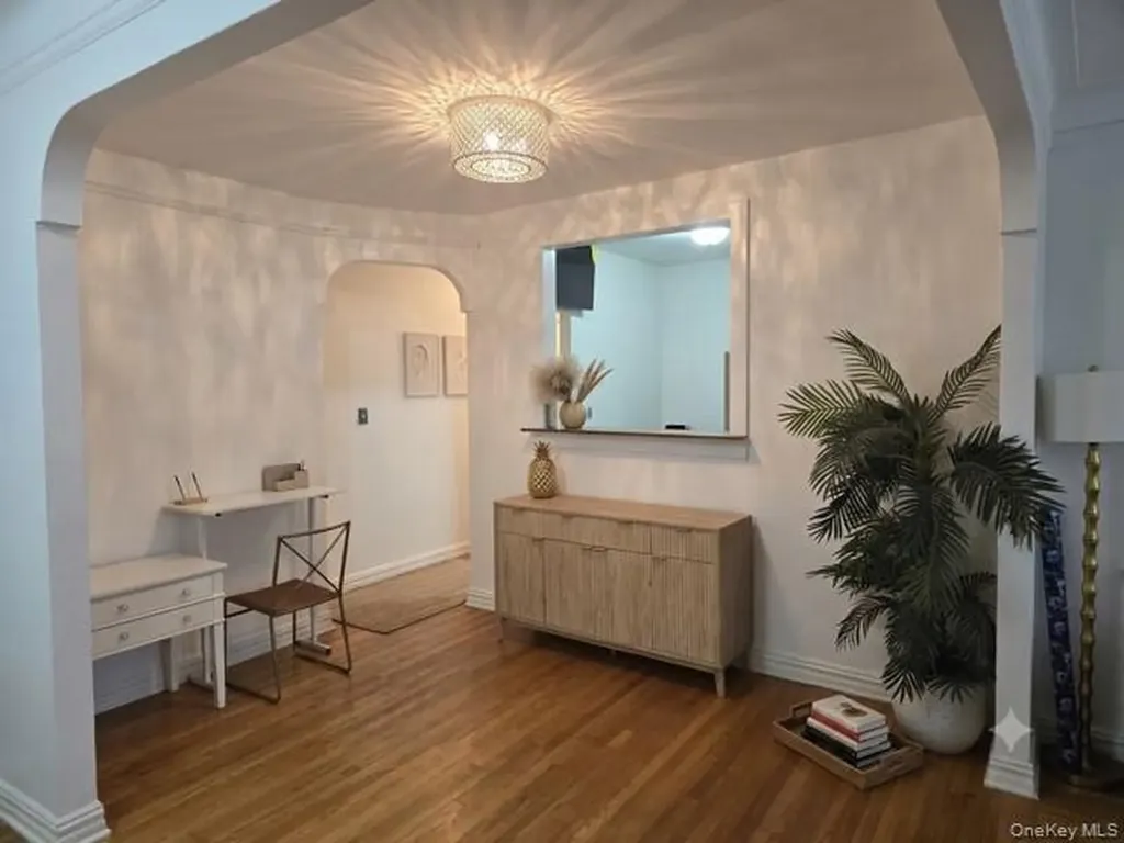 111-39 76th Forest Hills NY 11375