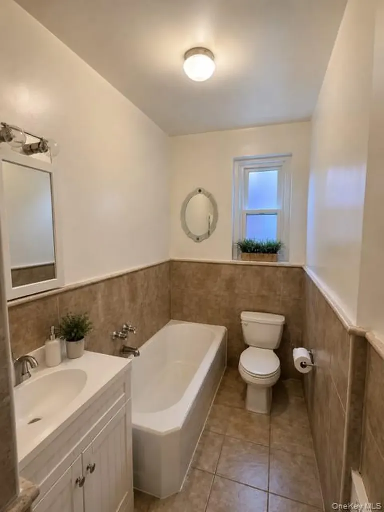 111-39 76th Forest Hills NY 11375