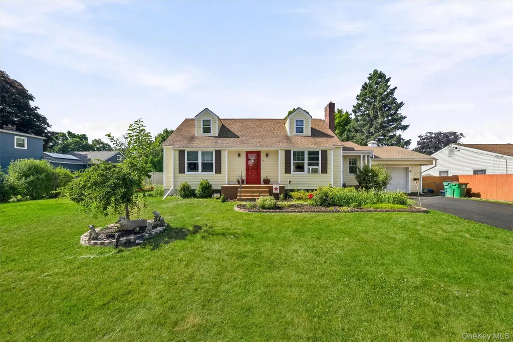 13 Calmer Place Hyde Park NY 12538