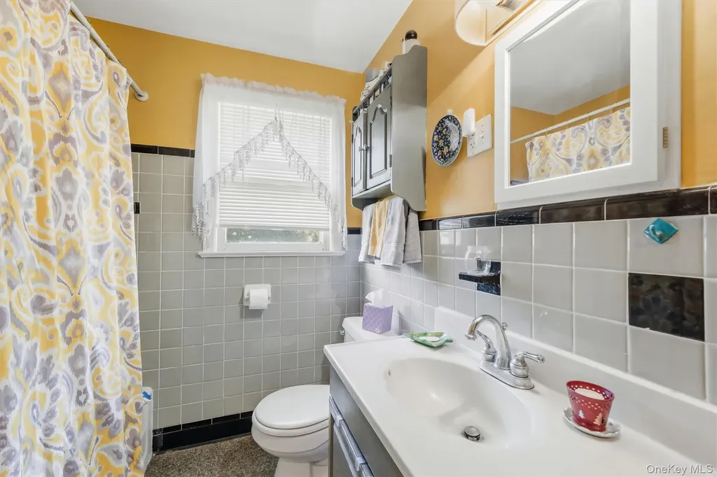 13 Calmer Place Hyde Park NY 12538