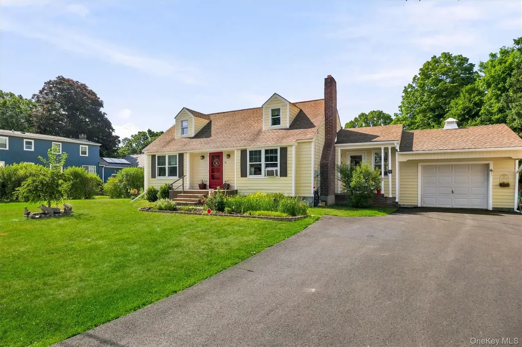 13 Calmer Place Hyde Park NY 12538