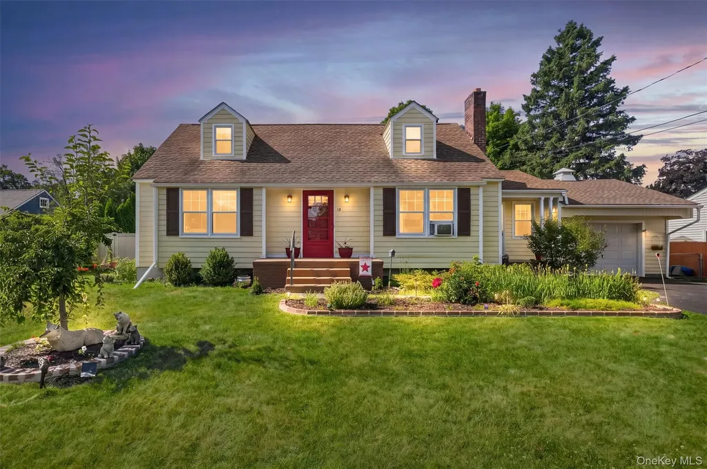 13 Calmer Place Hyde Park NY 12538