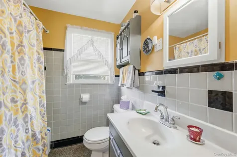 13 Calmer Place Hyde Park NY 12538
