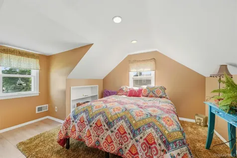 13 Calmer Place Hyde Park NY 12538