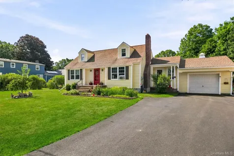 13 Calmer Place Hyde Park NY 12538