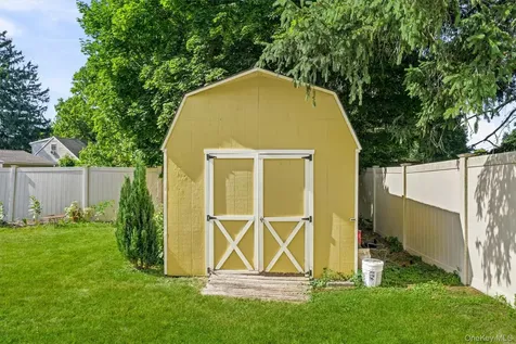13 Calmer Place Hyde Park NY 12538